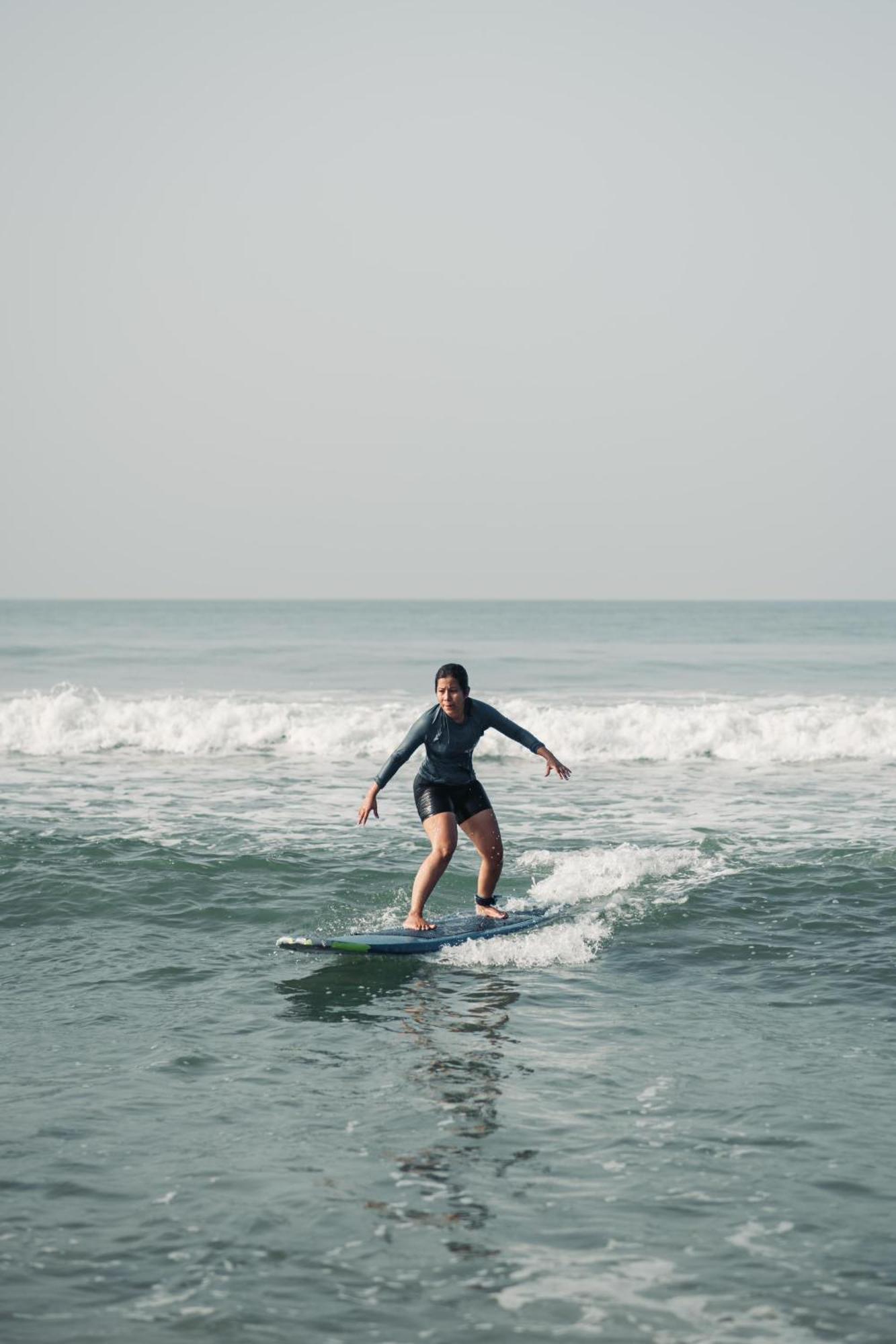 Paddlecult Surf Retreat Bed & Breakfast Varkala Dış mekan fotoğraf